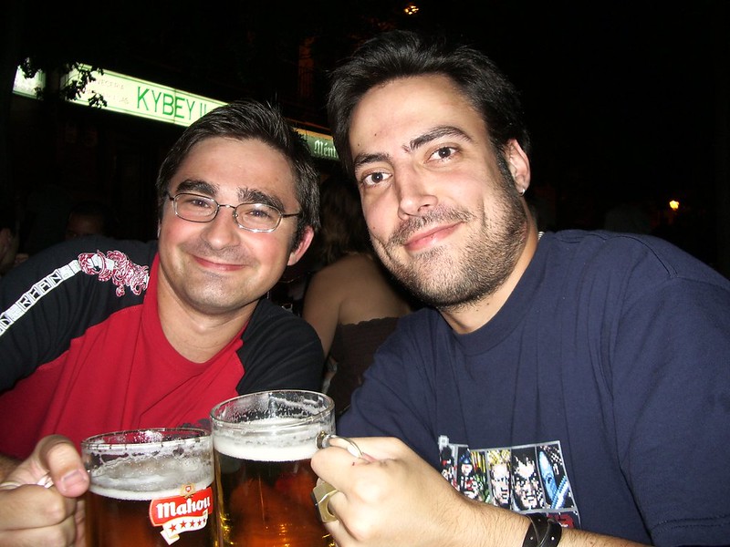 Ciro y yo disfrutando de una cerveza